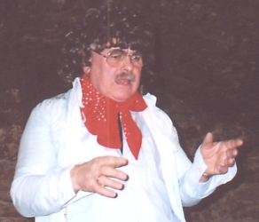 JuppKoobarett mit Perücke